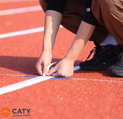 ผิวสนามกลางแจ้งที่ไม่มีรอยต่อ 400m วัสดุสนามวิ่ง EPDM Granules with Athletic Track Installation