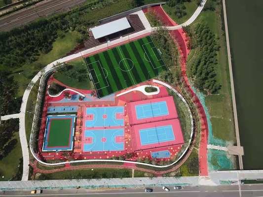 กระจกเต็ม TPE ที่มีประสิทธิภาพสูงสําหรับหญ้าฟุตบอลสังเคราะห์ - ไม่มีกลิ่นและไม่มีสี เหมาะสําหรับสนามกีฬา