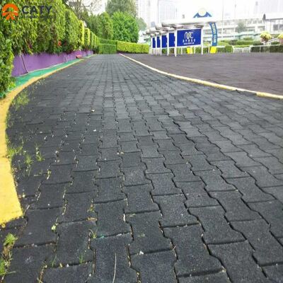 การติดตั้งง่ายและตรายางกระดูกสุนัขที่ป้องกันการสลิดสําหรับทางเดินกลางแจ้งและเส้นทางฟิตเนส