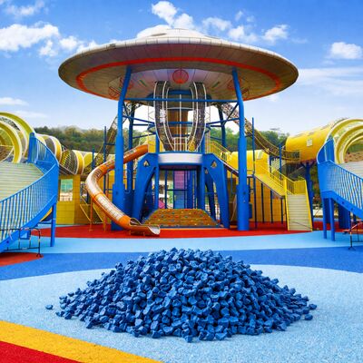 พื้นผิวสนามเด็กเล่นยาง EPDM เม็ดพลาสติกยาง SBR สำหรับพื้นสนามเด็กเล่นเพื่อความปลอดภัย พื้นยางสนามเด็กเล่น